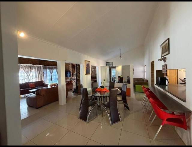 4 BEDROOM HOUSE FOR SALE IN THERESAPARK